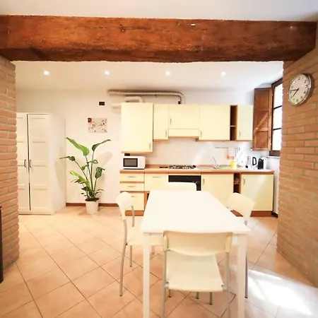 Apartment Piazza Garibaldi Free Wi-fi And Netflix